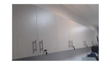 CREDENZA EN MELAMINA AEREA 4 CUERPOS